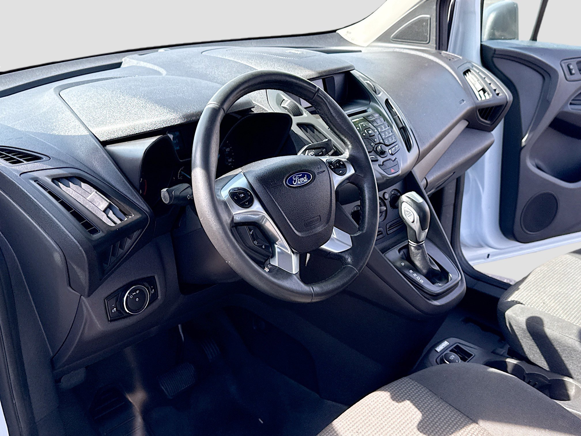 Used 2015 Ford Transit Connect XL image 4