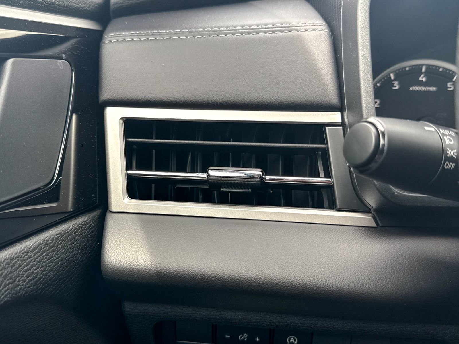 New 2026 Mitsubishi Outlander SE AWD/4WD image 44