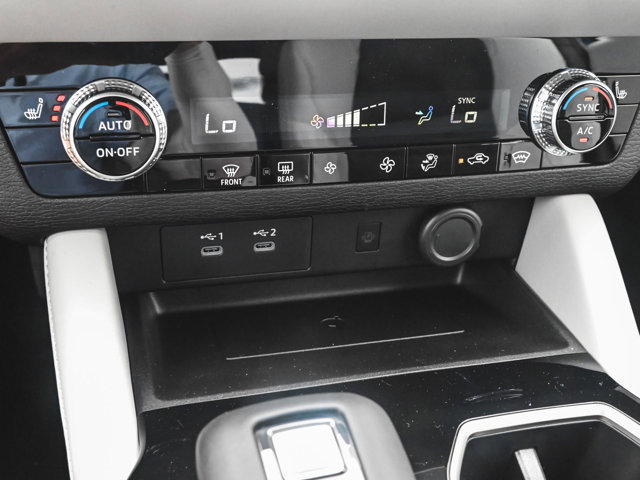 New 2025 Mitsubishi Outlander SE image 21