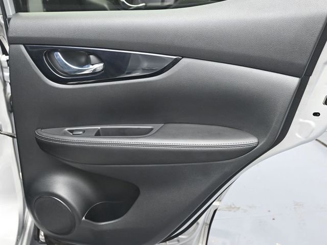 Used 2017 Nissan Rogue Sport SL image 26