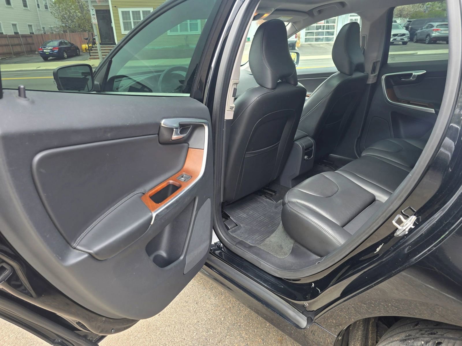 Used 2017 Volvo XC60 T6 Inscription w/ Preferred Option Package AWD/4WD image 12