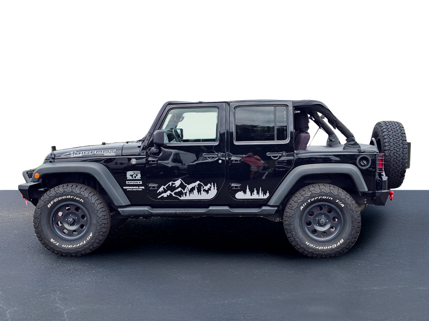 Used 2012 Jeep Wrangler Unlimited Sport AWD/4WD image 14