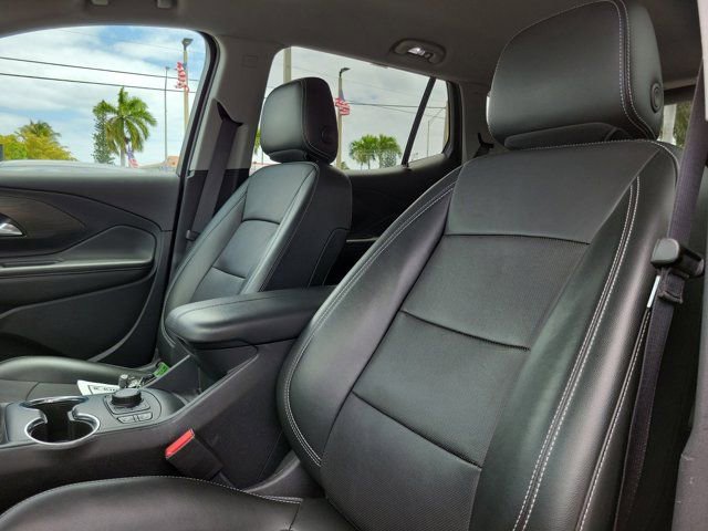 Used 2022 GMC Terrain SLT w/ Elevation Edition image 14