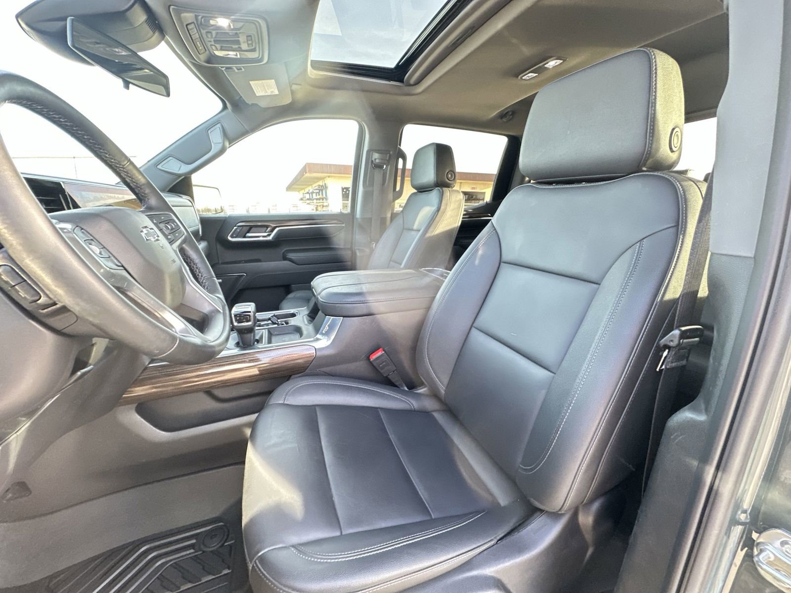 Used 2025 Chevrolet Silverado 1500 LT Trail Boss w/ Convenience Package II AWD/4WD image 20