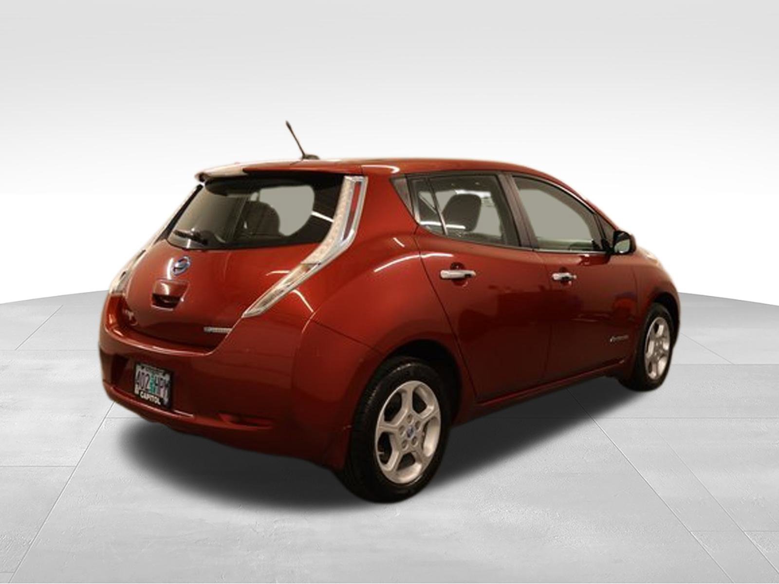 Used 2013 Nissan Leaf SV w/ LED & Quick Charge Pkg FWD image 3