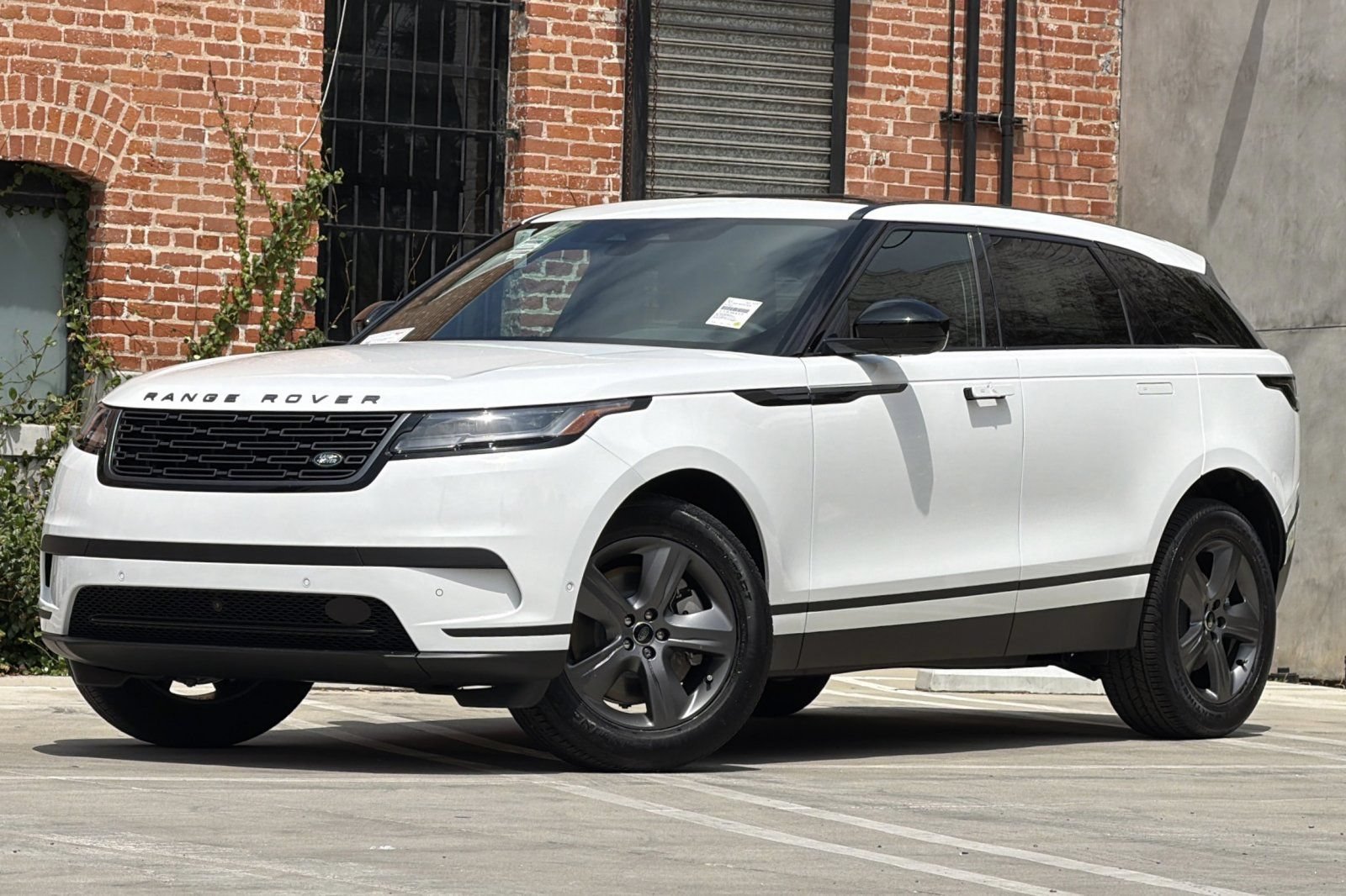 New 2026 Land Rover Range Rover Velar S AWD/4WD image 1