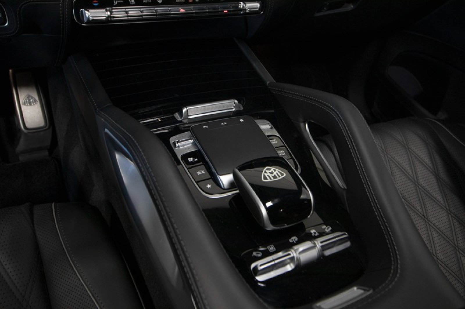 Used 2024 Mercedes-Benz Maybach GLS 600 4MATIC image 34