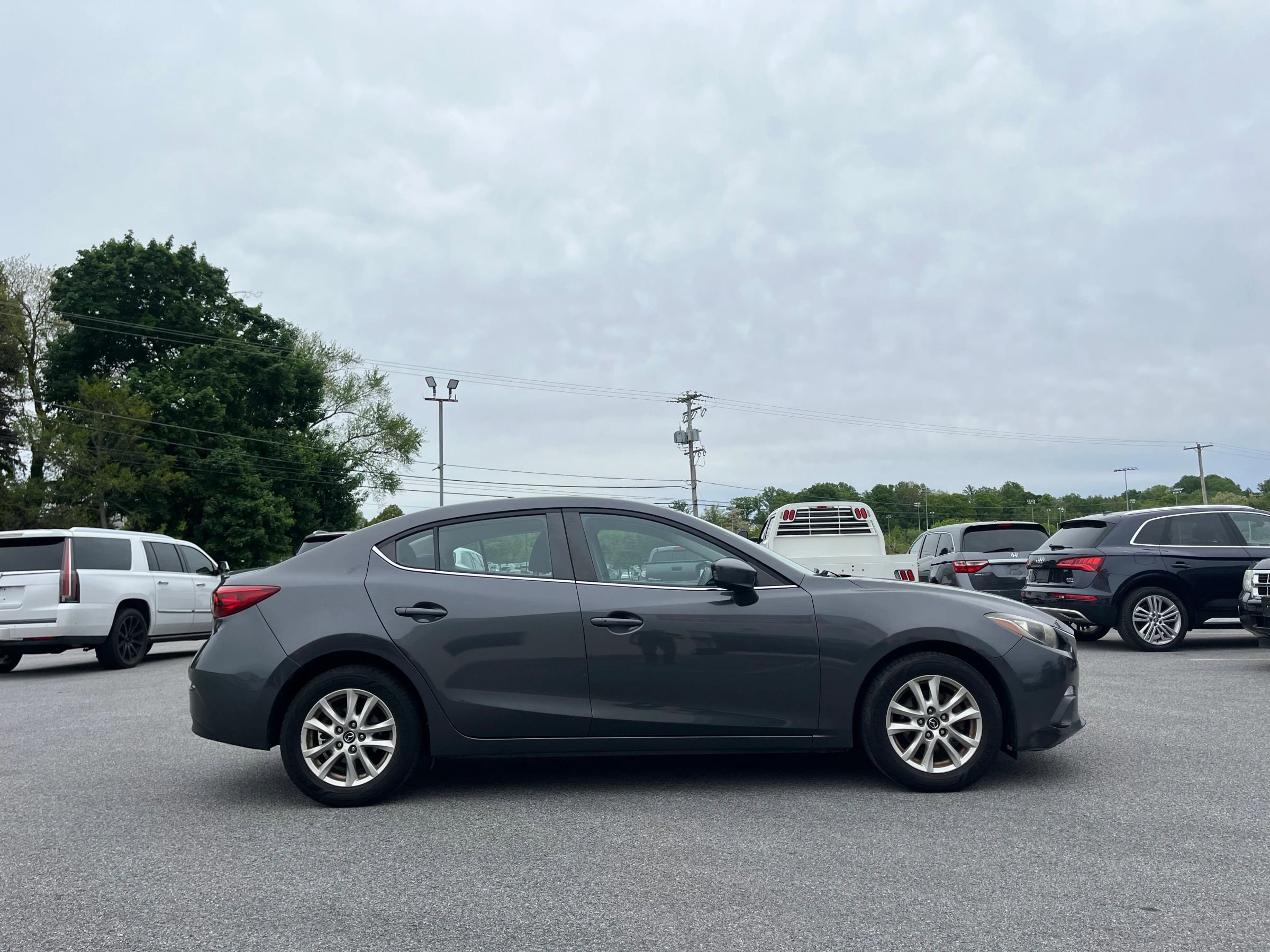 Used 2014 MAZDA MAZDA3 i Touring FWD image 2
