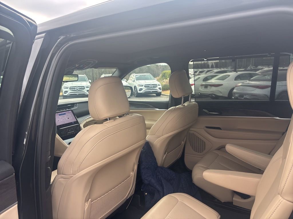 Used 2024 Jeep Grand Cherokee L Limited w/ Luxury Tech Group II image 8