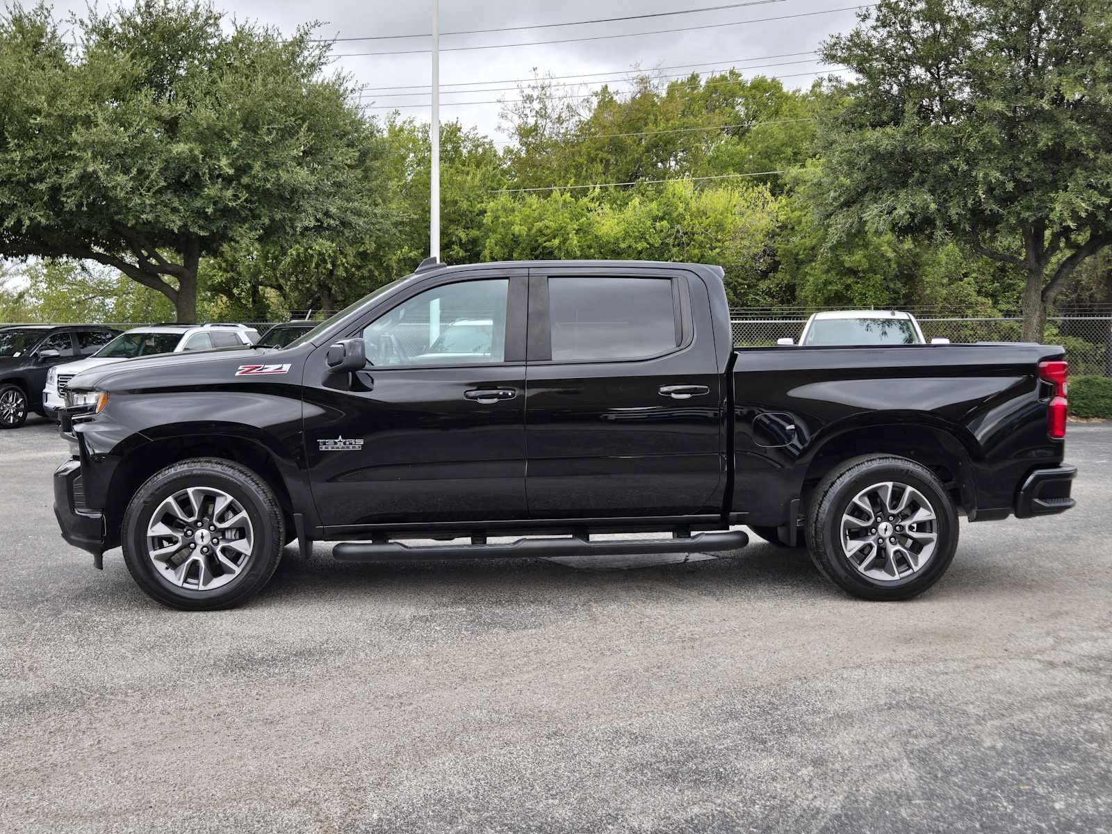 Certified 2020 Chevrolet Silverado 1500 RST w/ Texas Edition AWD/4WD image 4