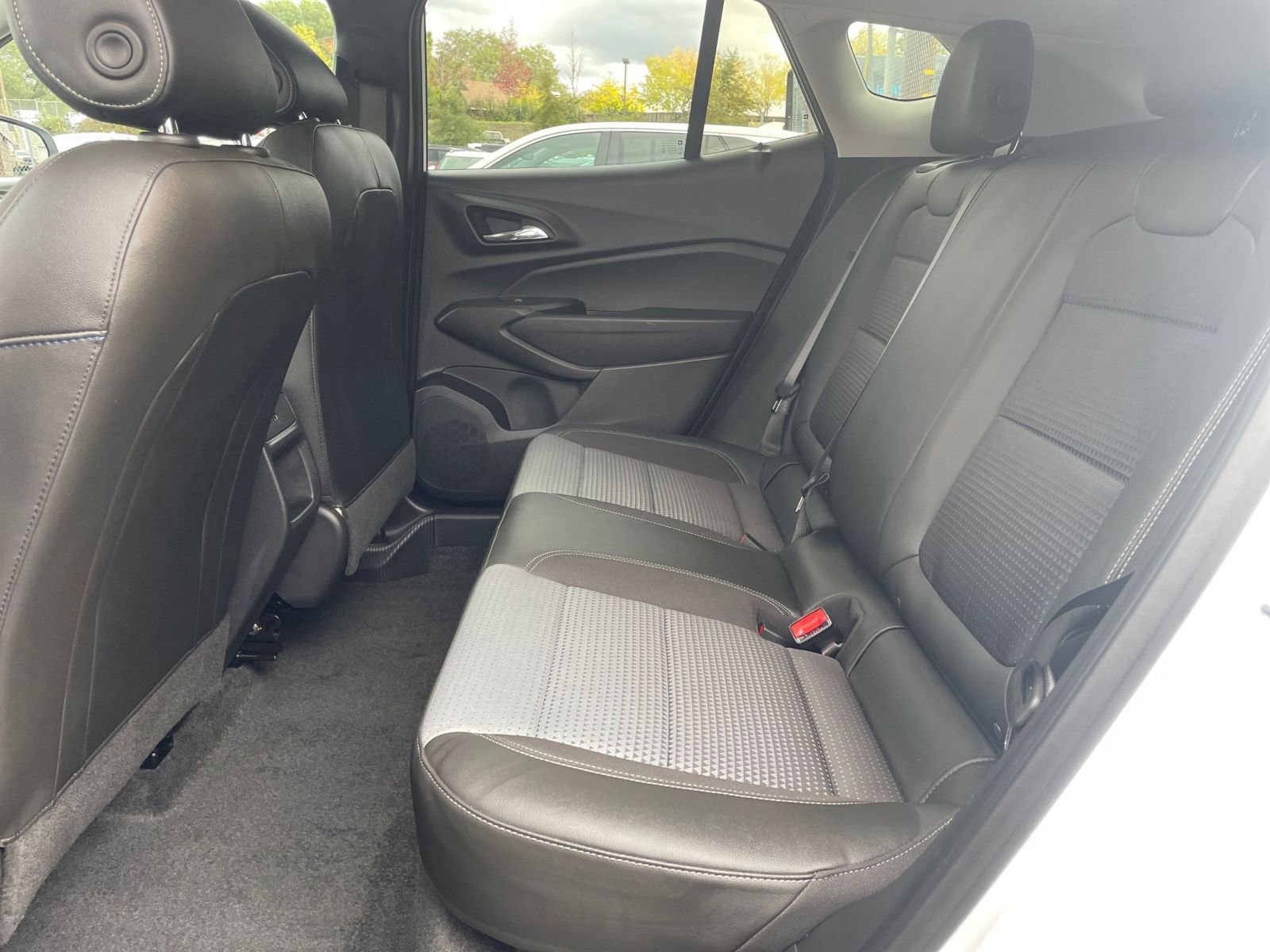 Used 2025 Chevrolet Trax LT image 25