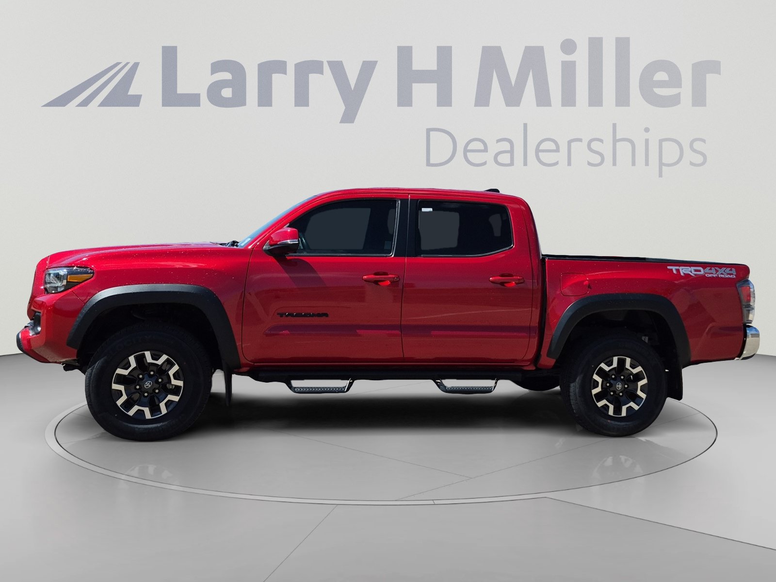 Certified 2023 Toyota Tacoma TRD Off-Road AWD/4WD image 2