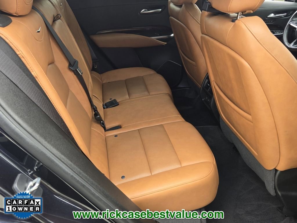 Used 2023 Cadillac XT4 Premium Luxury image 19