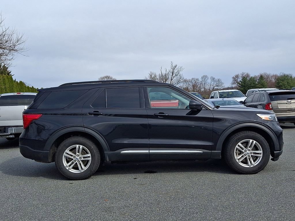 Certified 2022 Ford Explorer XLT image 7