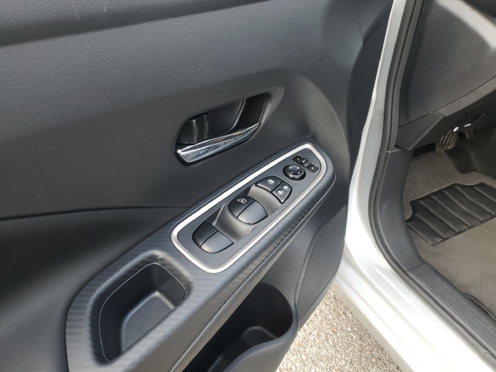 Certified 2025 Nissan Versa SR w/ Trunk Package FWD image 17