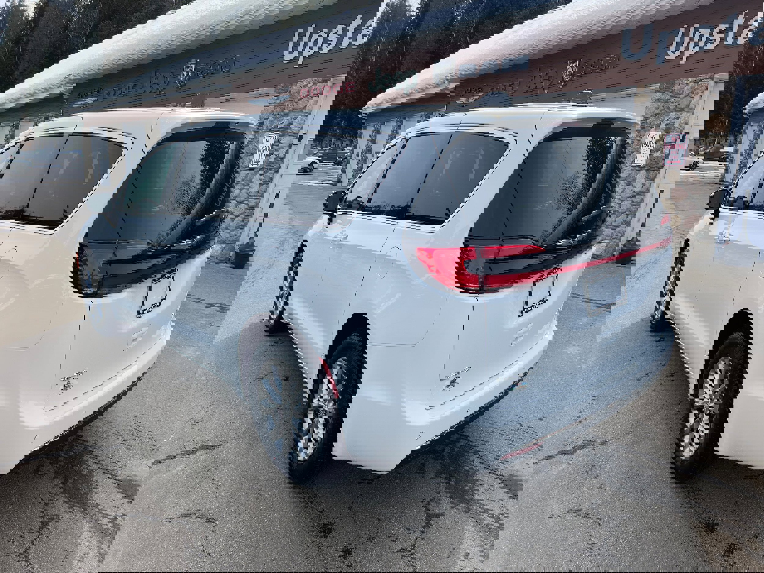 New 2026 Chrysler Pacifica Select image 7