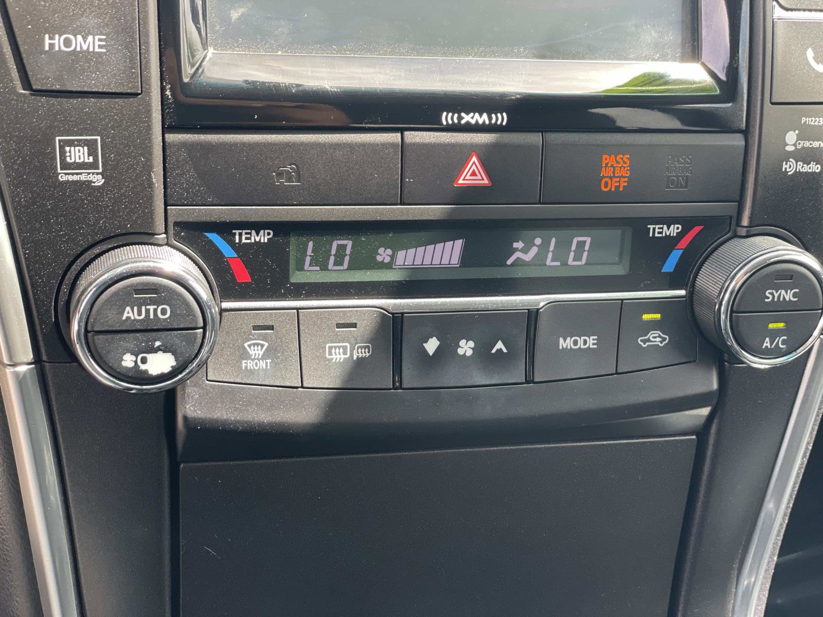 Used 2017 Toyota Camry XSE w/ Moonroof Package FWD image 9