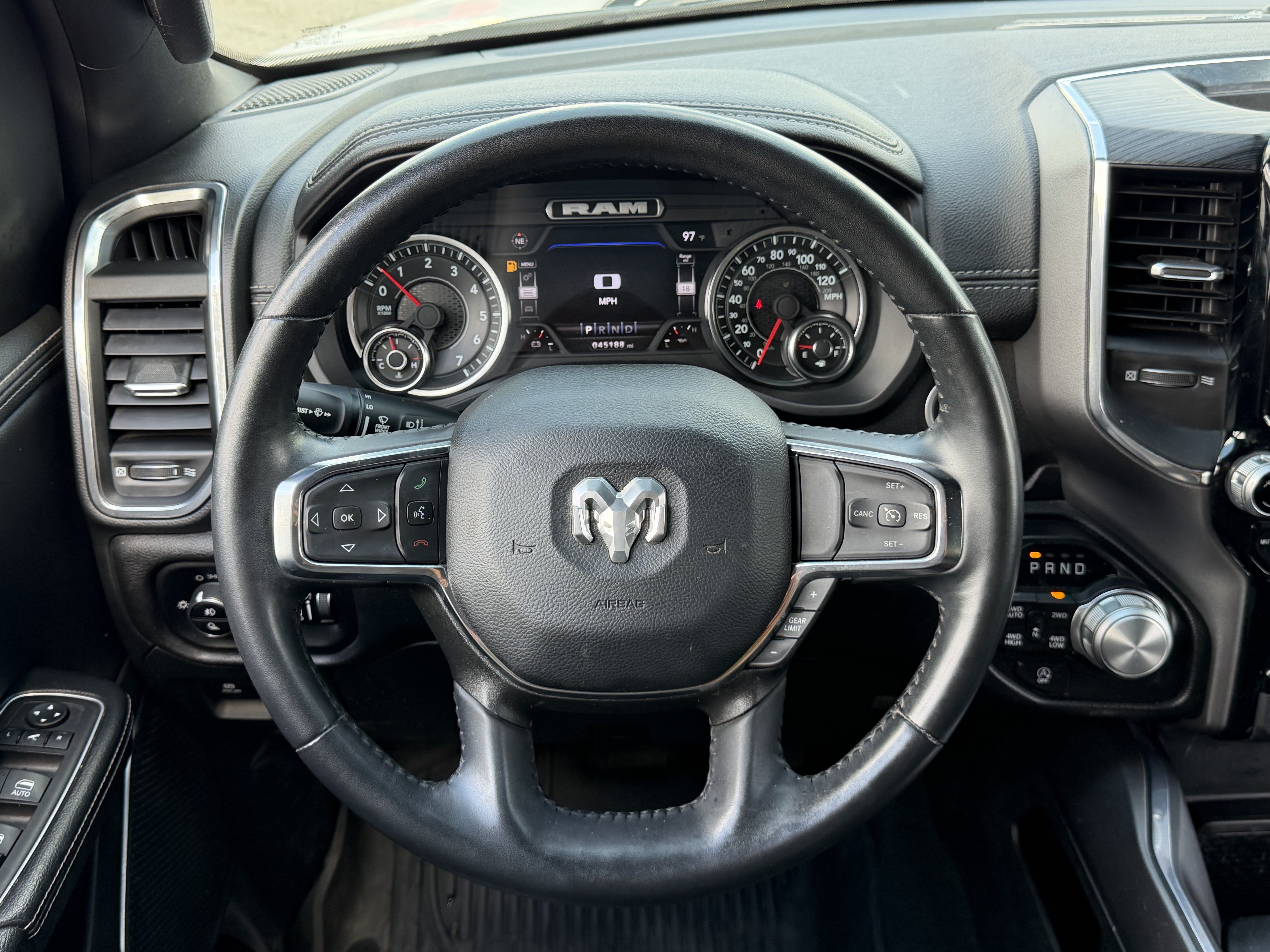 Used 2024 RAM 1500 Laramie AWD/4WD image 17