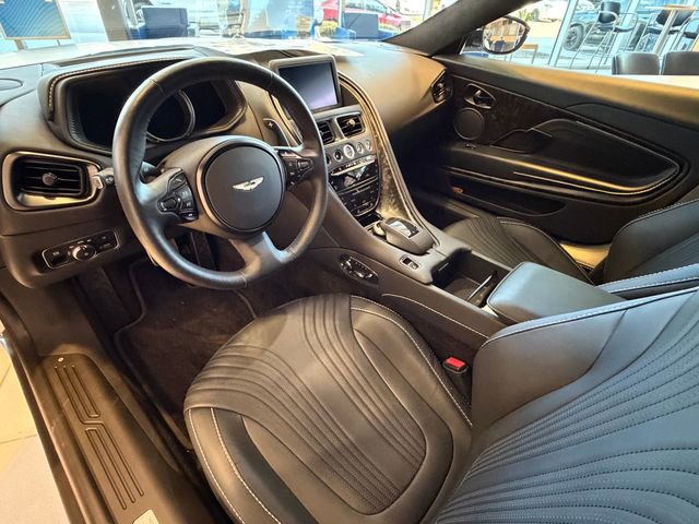Used 2023 Aston Martin DB11 Coupe image 16