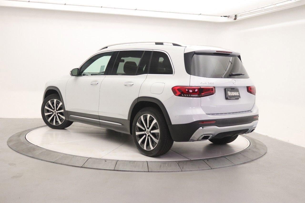 Certified 2022 Mercedes-Benz GLB 250 image 2