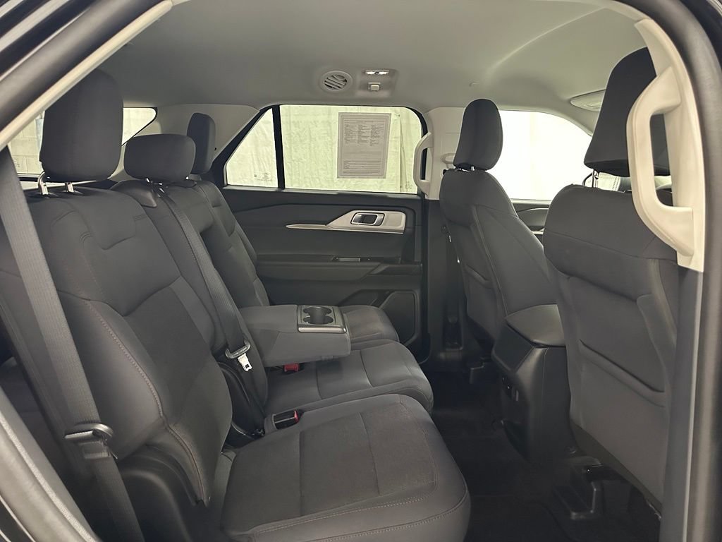 Used 2025 Ford Explorer Active AWD/4WD image 52