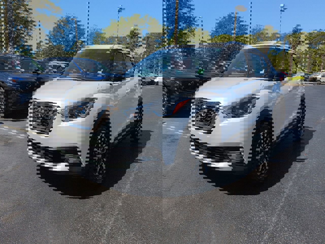 Used 2020 Nissan Kicks SR w/ SR Premium Package image 8