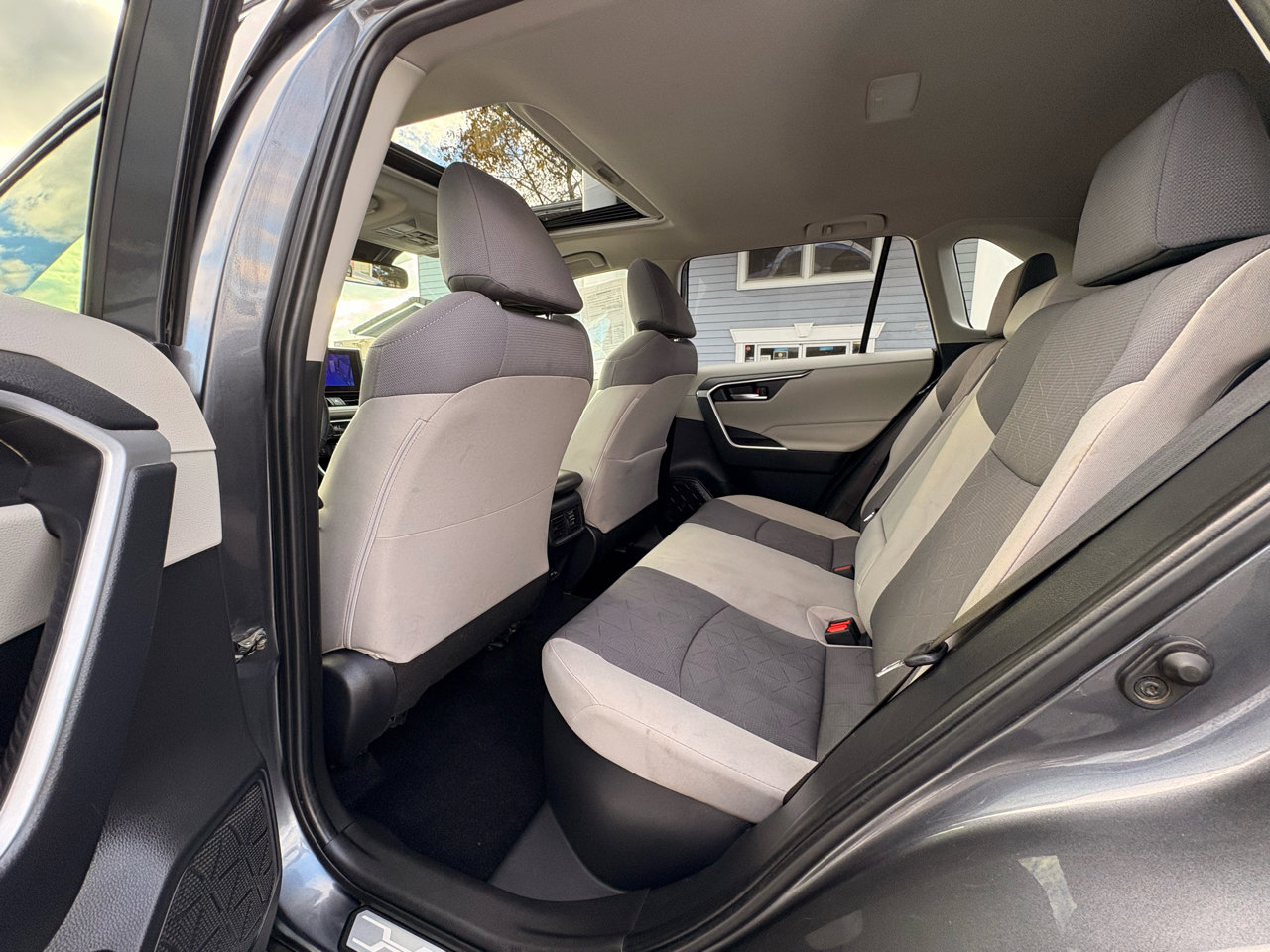 Used 2024 Toyota RAV4 XLE image 18