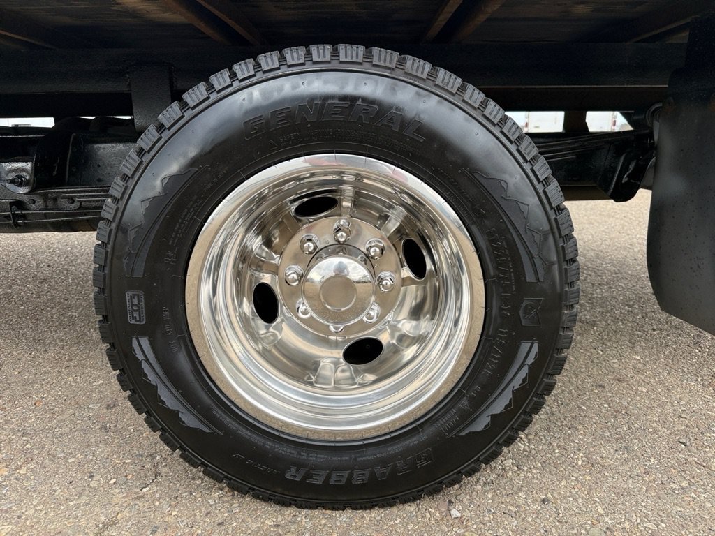 Used 2018 Chevrolet Express 3500 w/ Driver Convenience Package RWD image 31