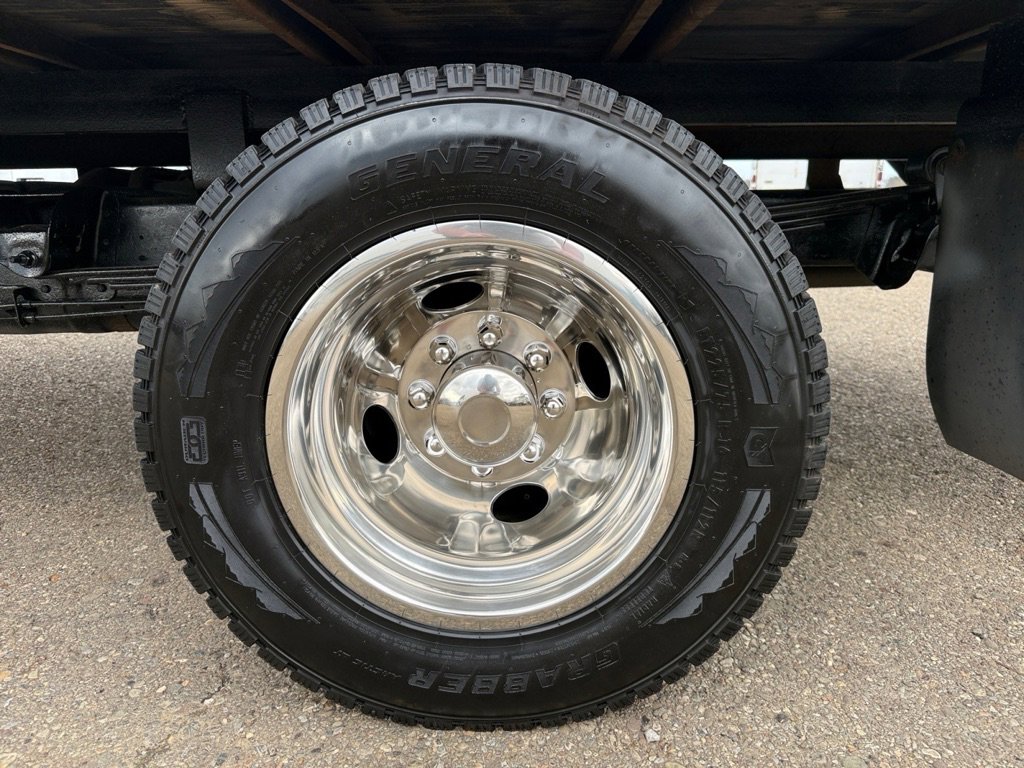 Used 2018 Chevrolet Express 3500 w/ Driver Convenience Package RWD image 31