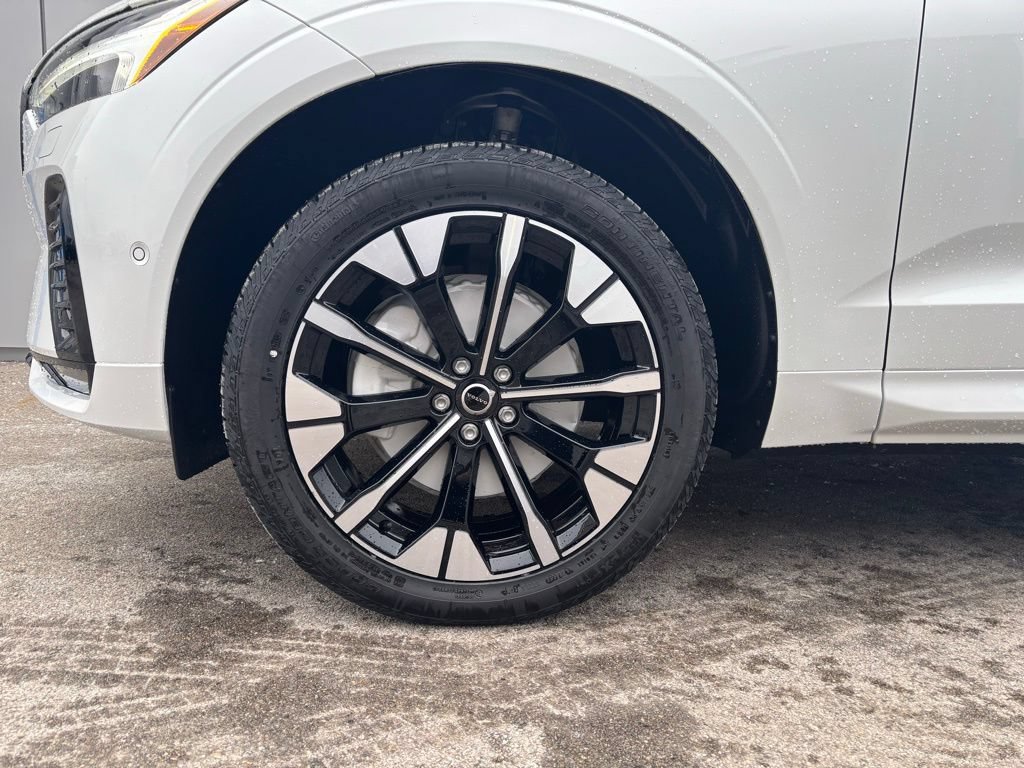 New 2026 Volvo XC60 B5 Plus w/ Climate Package AWD/4WD image 9
