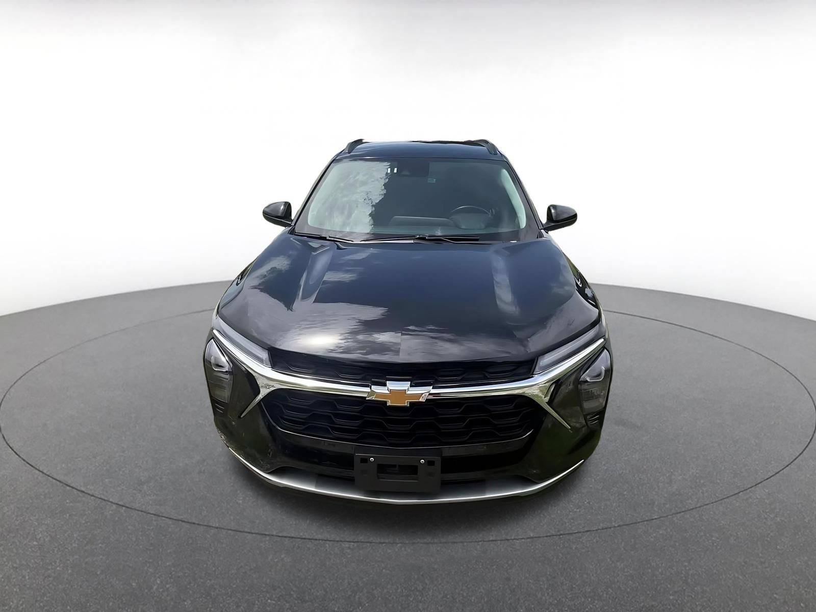 Used 2025 Chevrolet Trax LT w/ LT Convenience Package FWD image 4