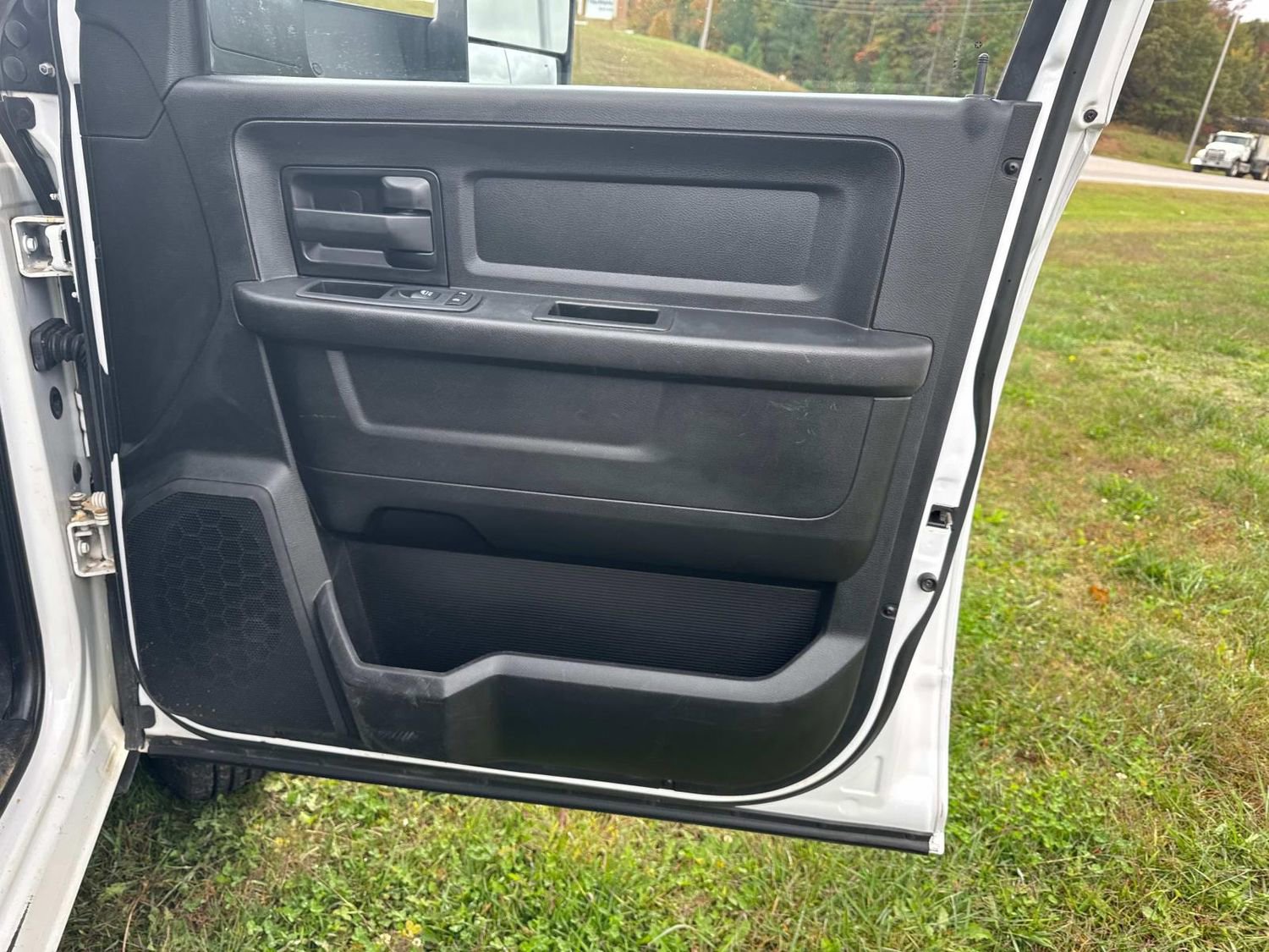 Used 2019 RAM 3500 Tradesman w/ Chrome Appearance Group image 22