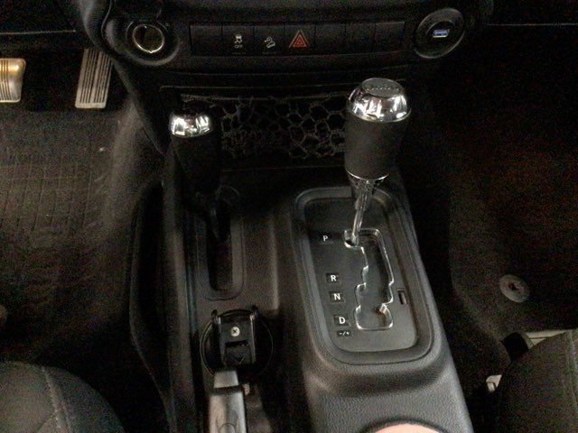 Used 2016 Jeep Wrangler Sport w/ Connectivity Group AWD/4WD image 15