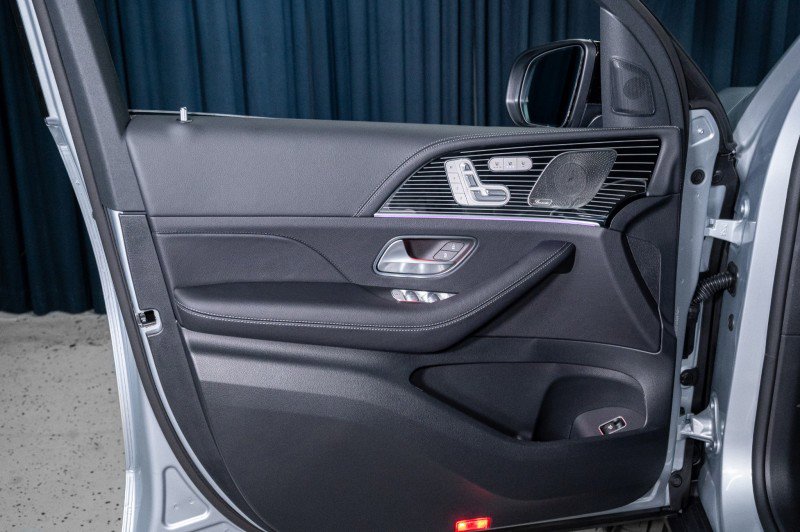 New 2026 Mercedes-Benz GLS 580 4MATIC image 13