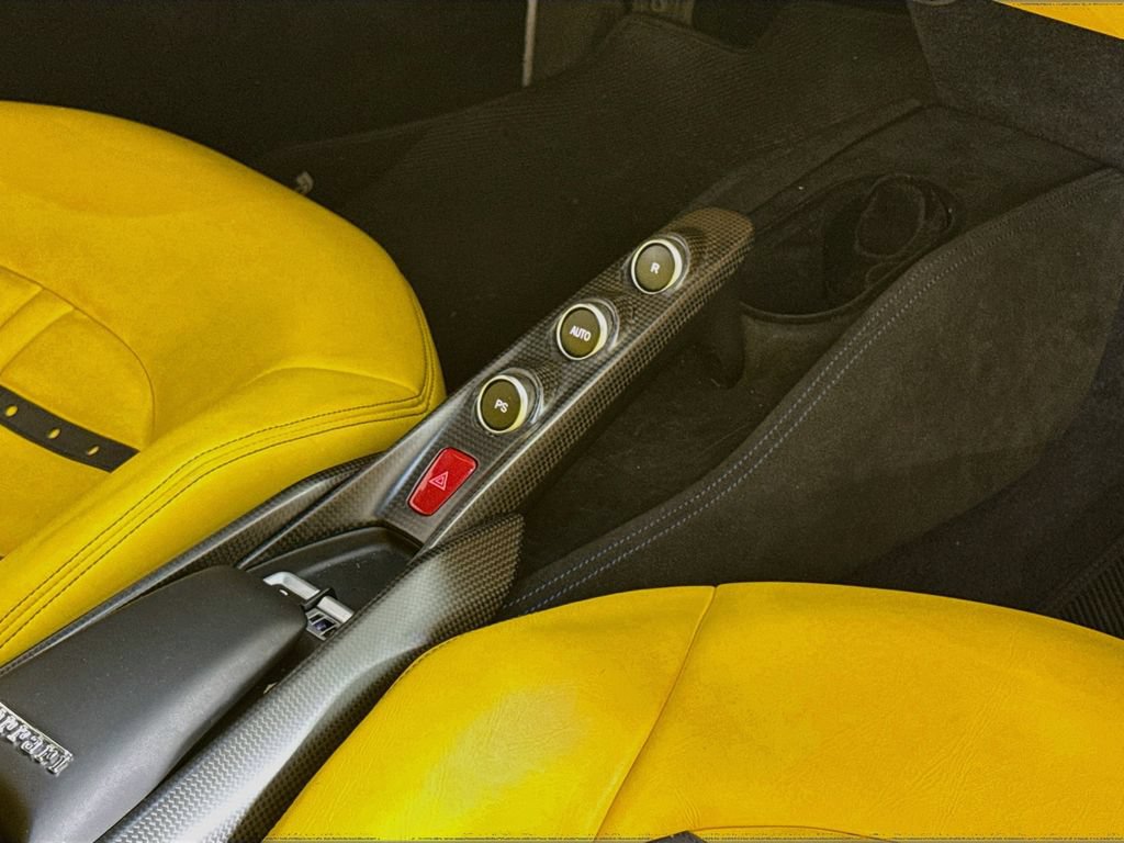 Used 2021 Ferrari F8 Tributo RWD image 20