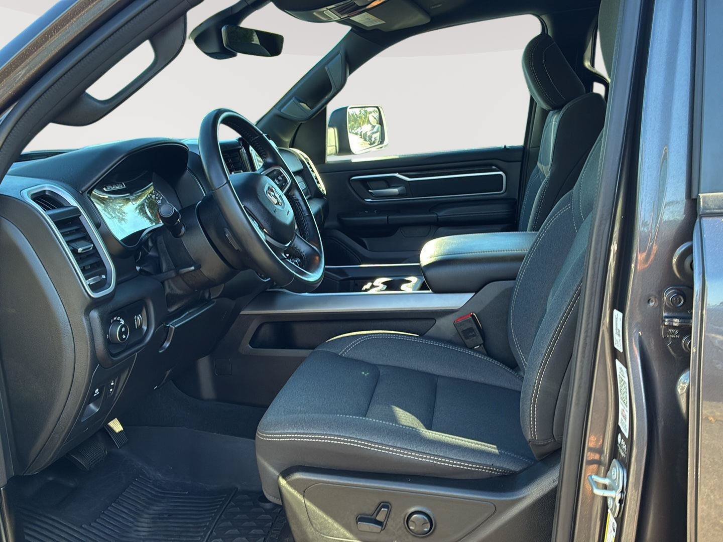 Used 2023 RAM 1500 Big Horn AWD/4WD image 32