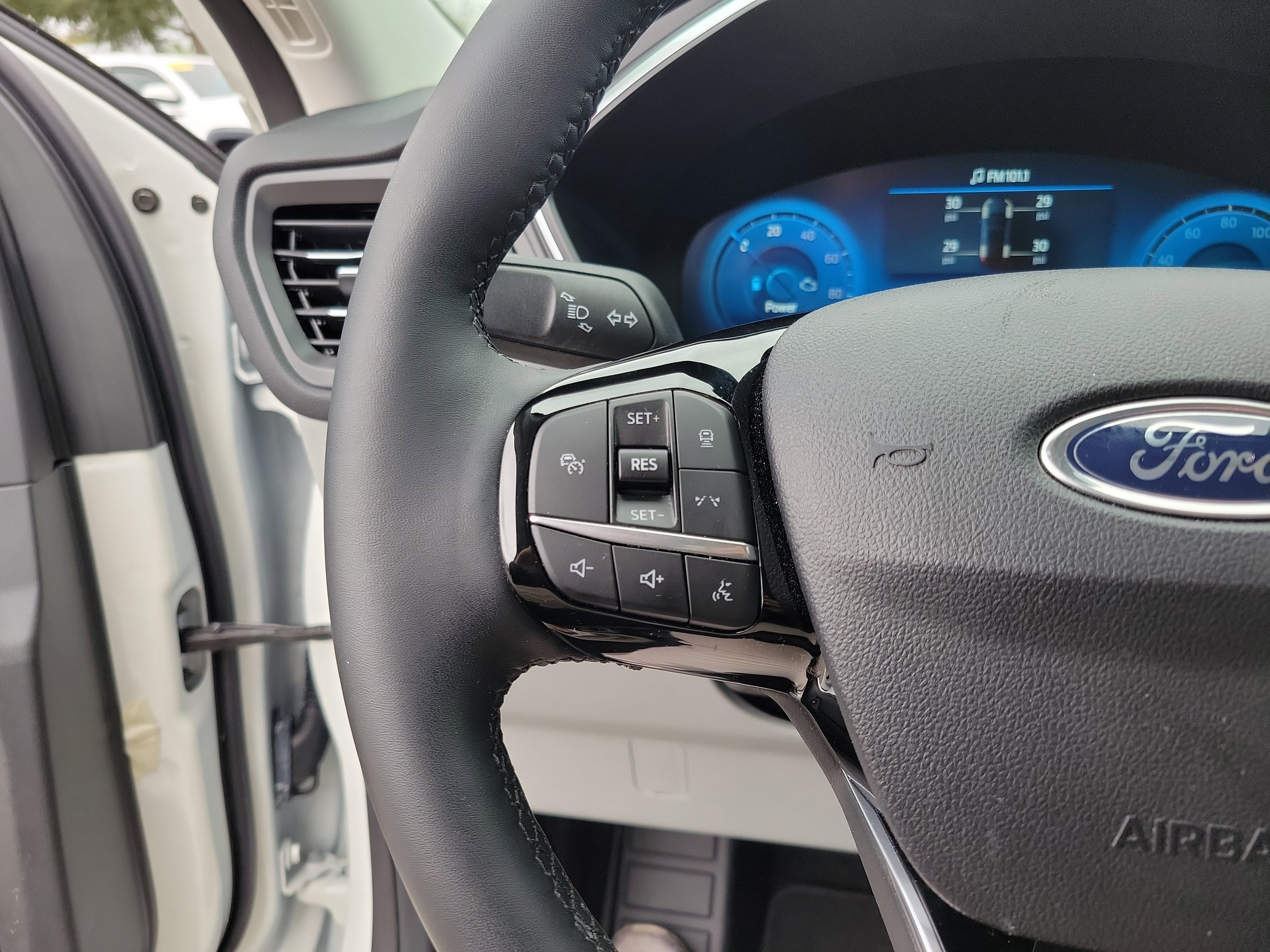 Used 2024 Ford Escape SE w/ PHEV Premium Package image 12