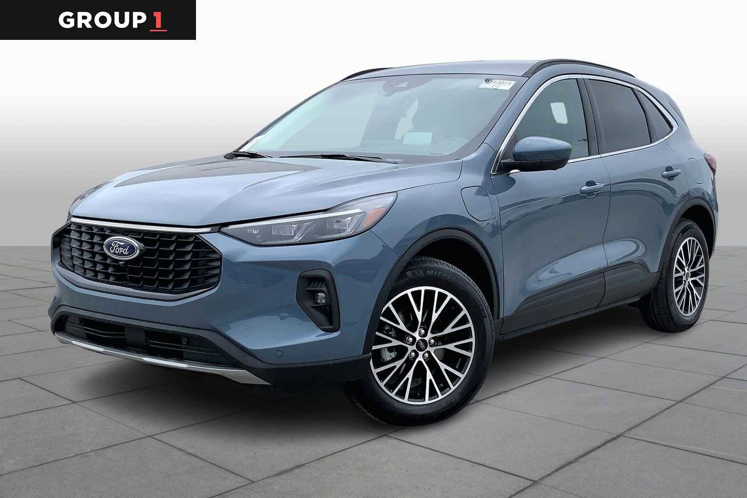 Certified 2025 Ford Escape SE w/ PHEV Premium Package video 1