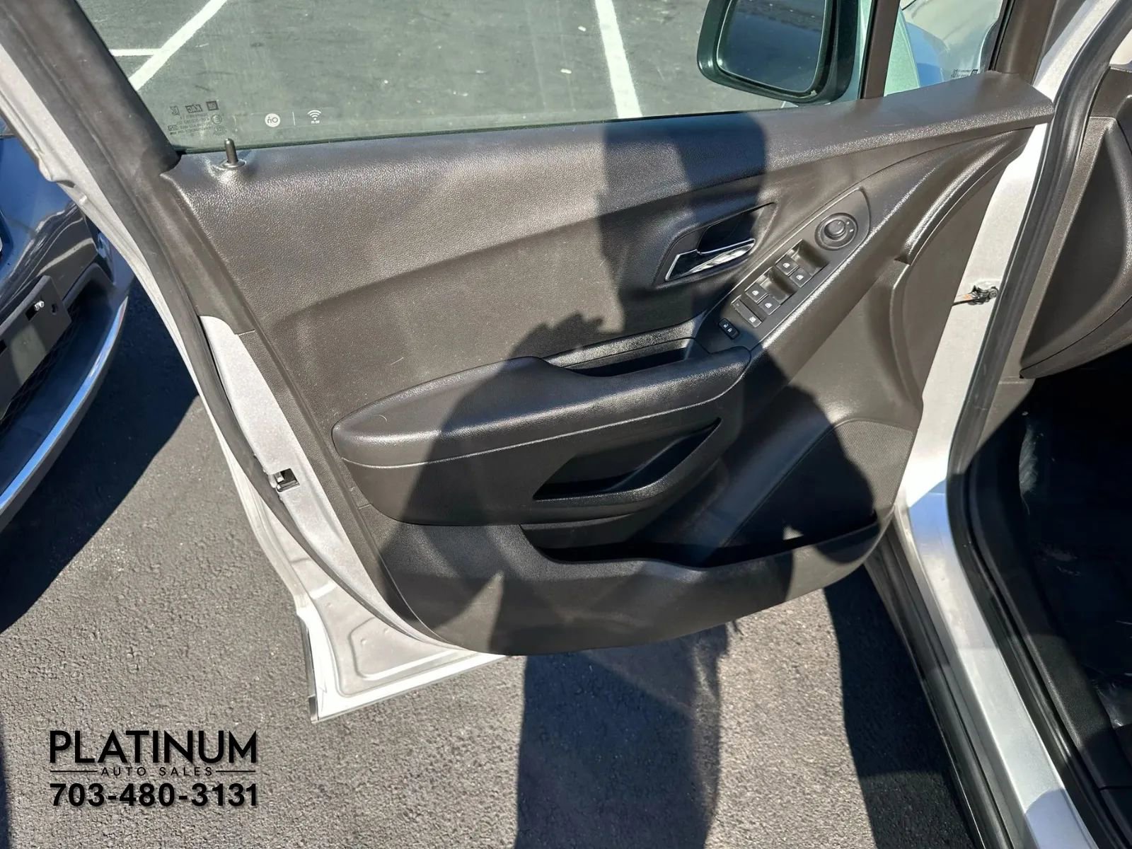 Used 2019 Chevrolet Trax LT w/ LT Convenience Package image 16