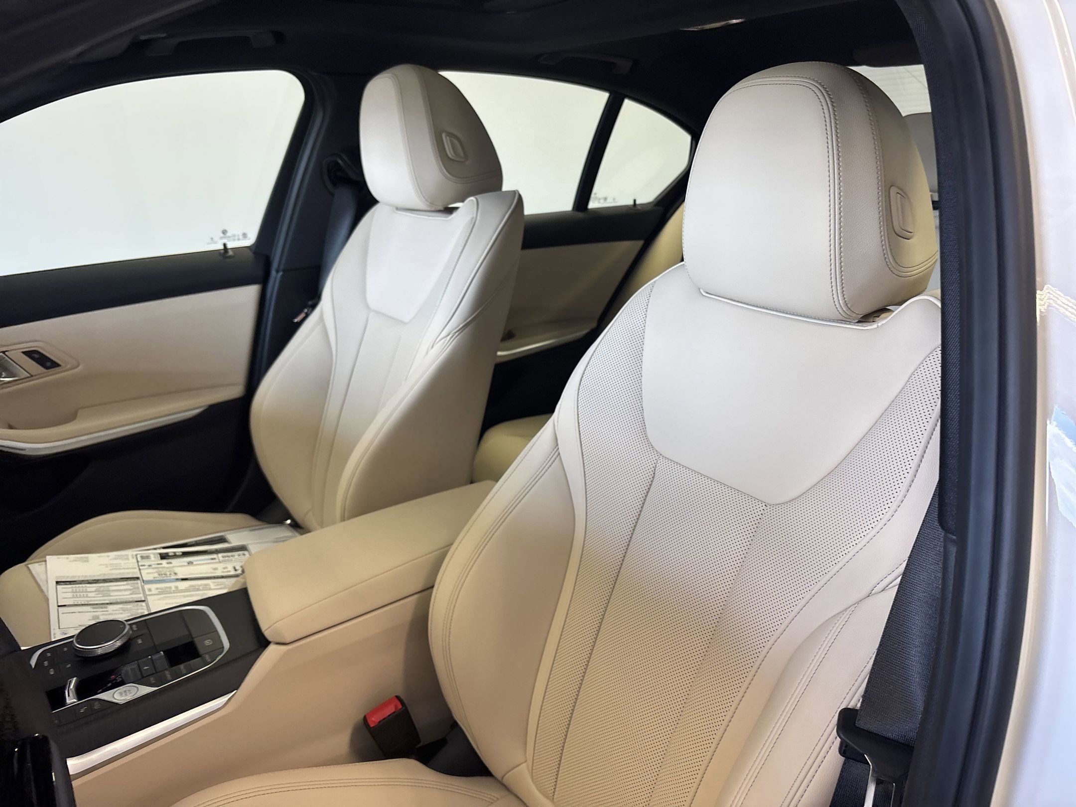 Used 2025 BMW 330i Sedan w/ Convenience Package image 27