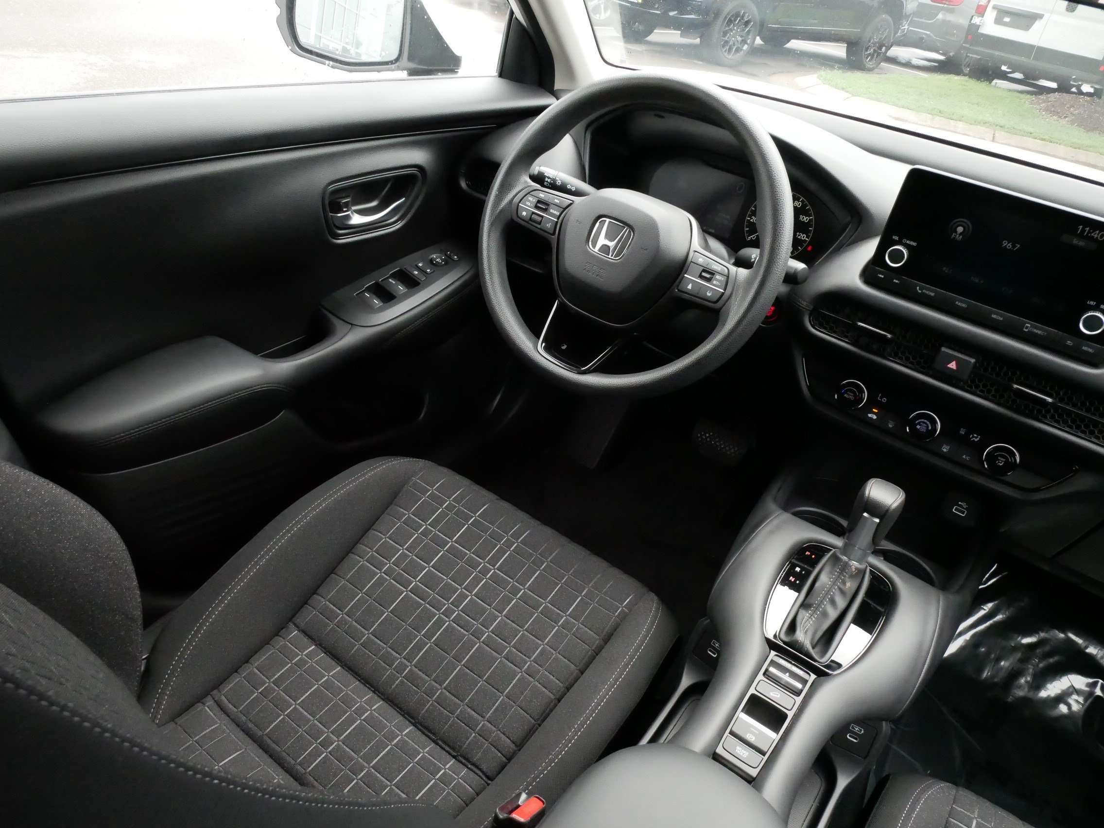 Used 2024 Honda HR-V LX image 9