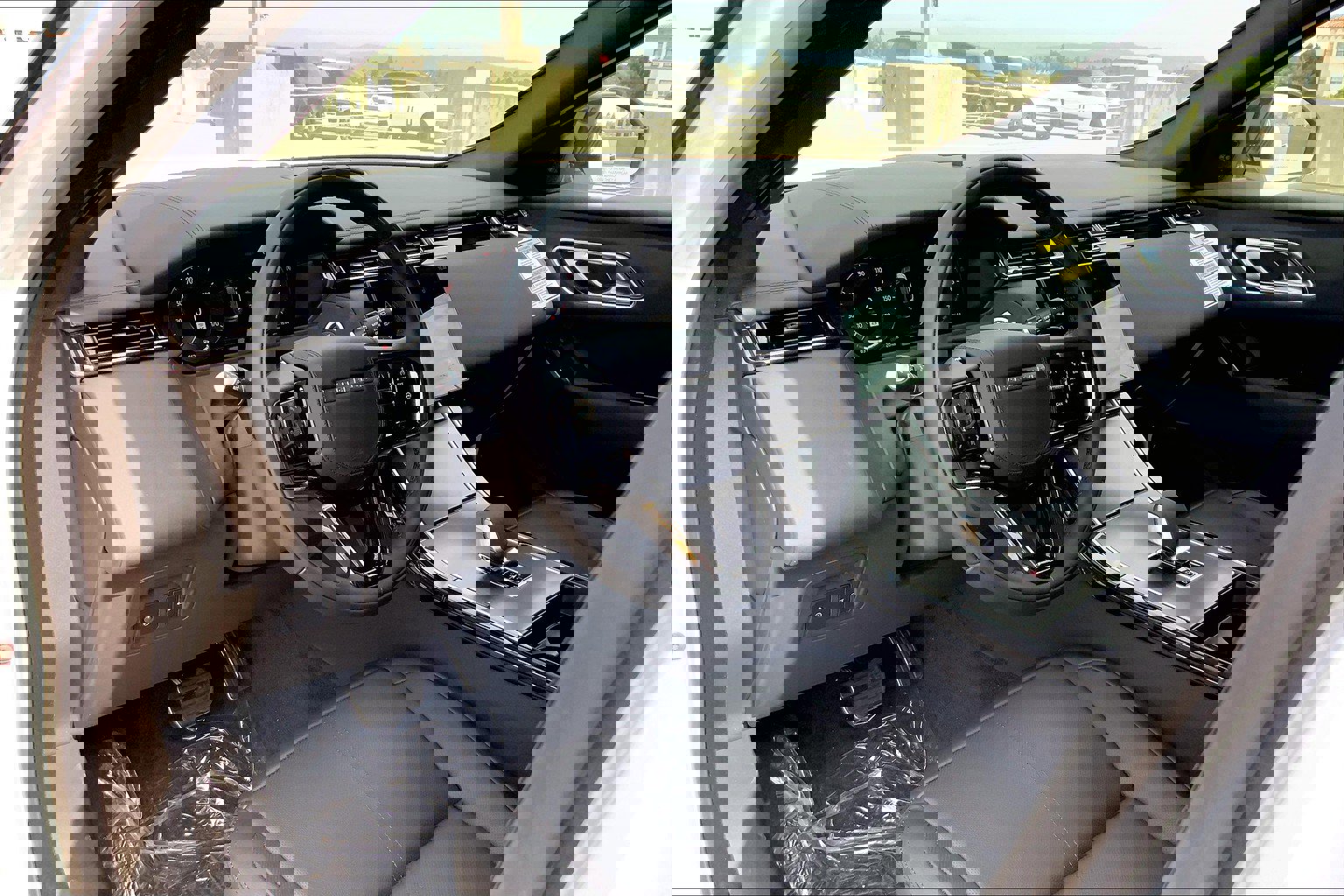 New 2026 Land Rover Range Rover Velar Dynamic SE image 9