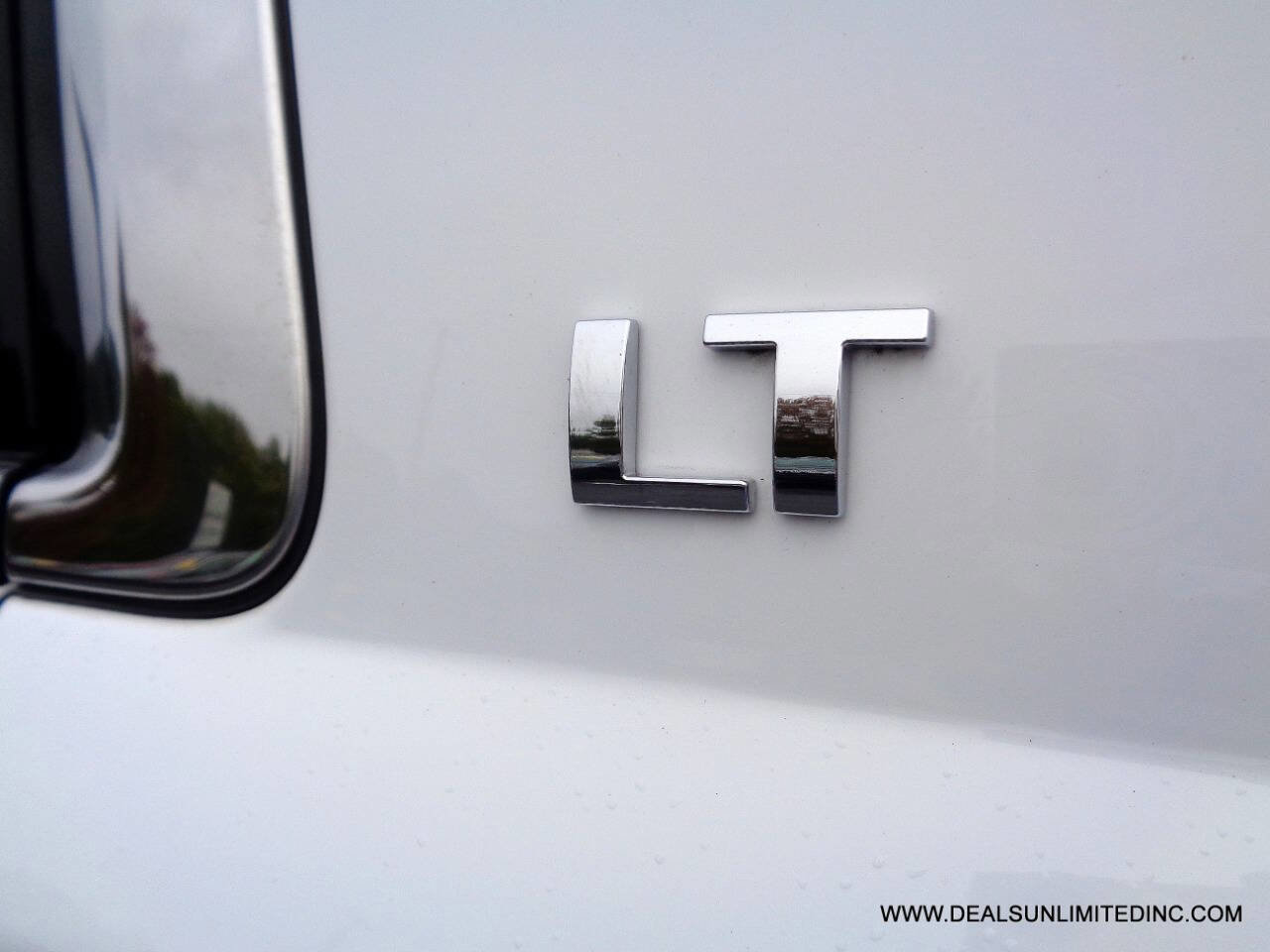 Used 2019 Chevrolet Suburban LT AWD/4WD image 6