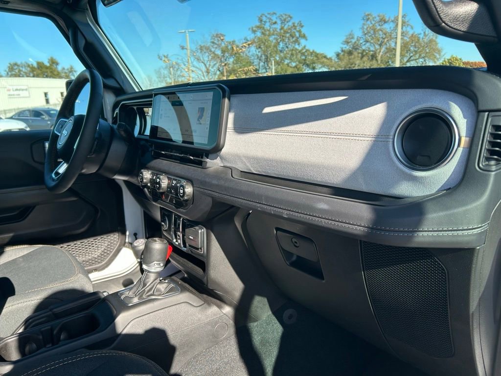Used 2024 Jeep Wrangler Unlimited Sahara AWD/4WD image 43