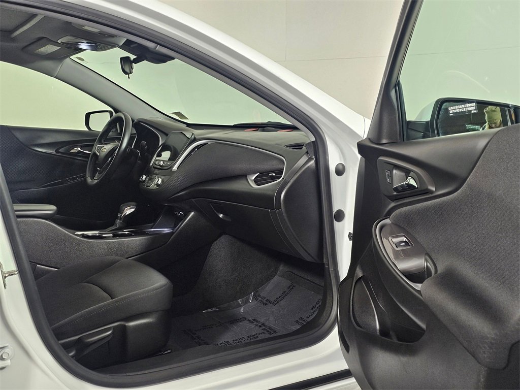 Used 2023 Chevrolet Malibu LT image 12