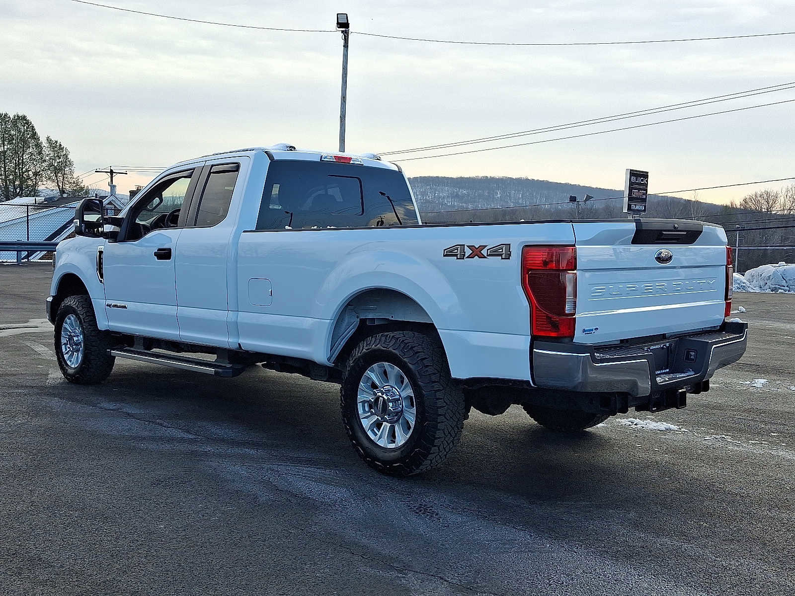 Certified 2022 Ford F350 XLT w/ Snow Plow Prep Package image 4