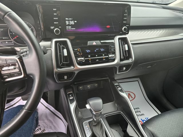 Used 2022 Kia Sorento S FWD image 2