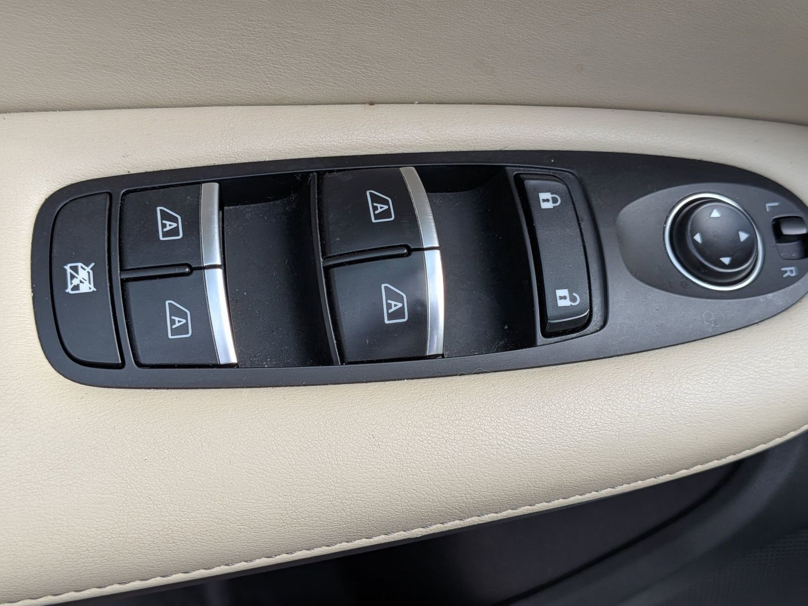 Used 2019 INFINITI QX50 Essential w/ Premium Heat Package image 14