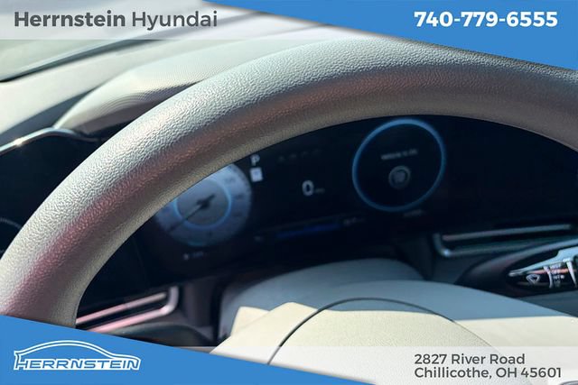 Used 2024 Hyundai Elantra SEL FWD image 11