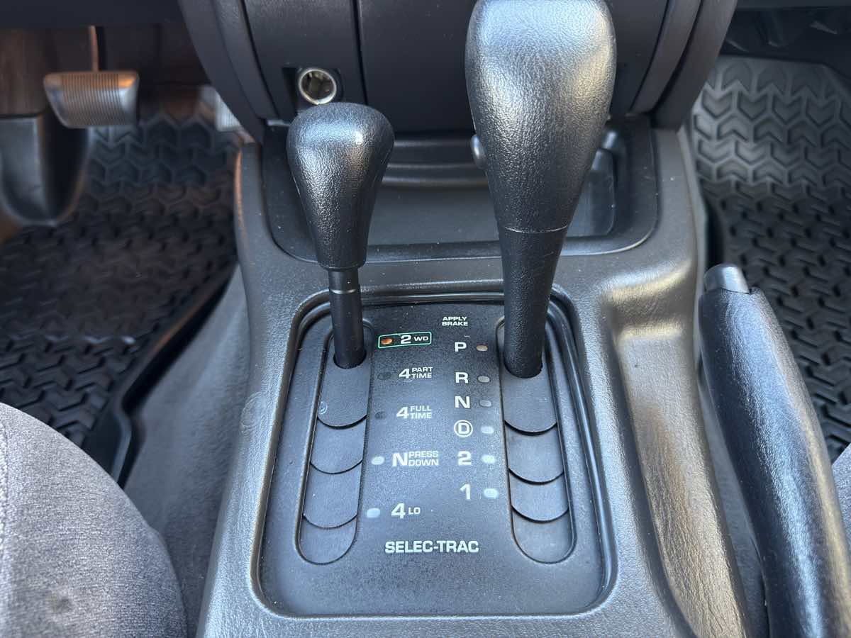 Used 1999 Jeep Grand Cherokee Laredo image 39